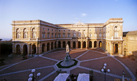 piazza leopardi010